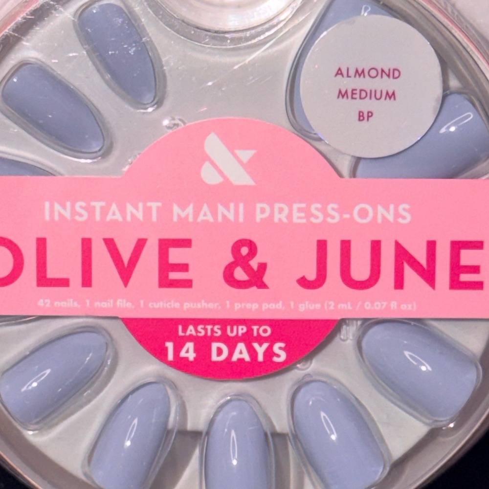 Olive & June Instant Mani Press-On Nails BP Periwinkle Blue Almond Medium 42ct